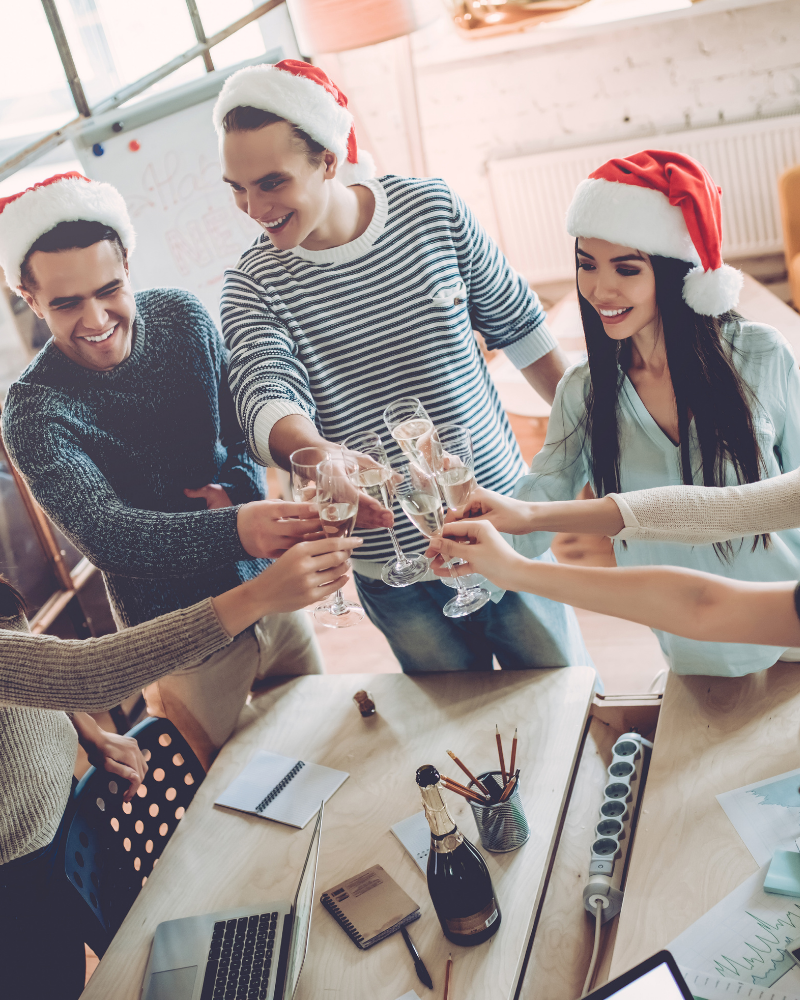 4 concepts dynamiques et sans stress pour votre party des Fêtes au bureau