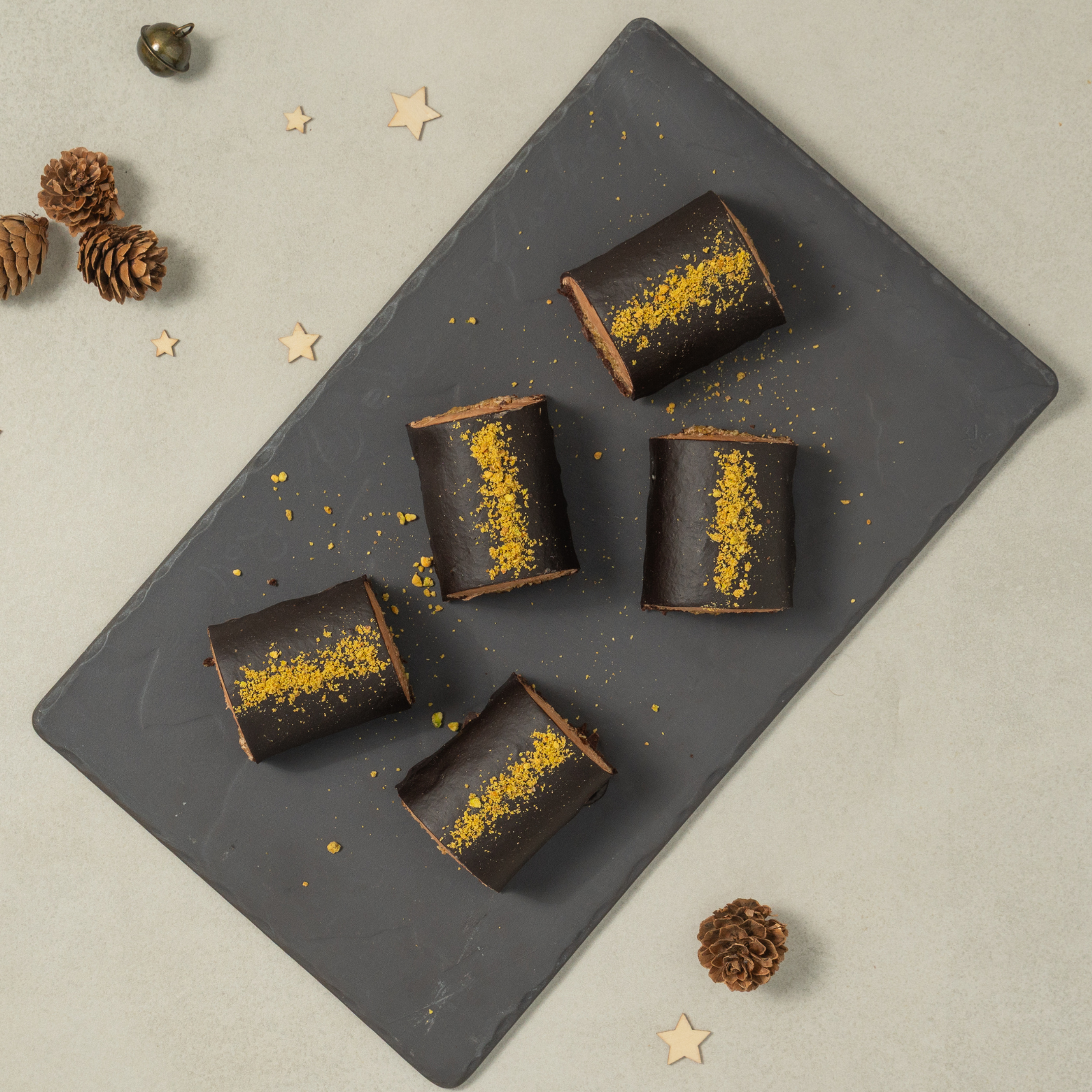 Coffret desserts des Fêtes - Bûchettes choco-pistache style Dubaï-AvecPlaisirs Chefs Traiteurs