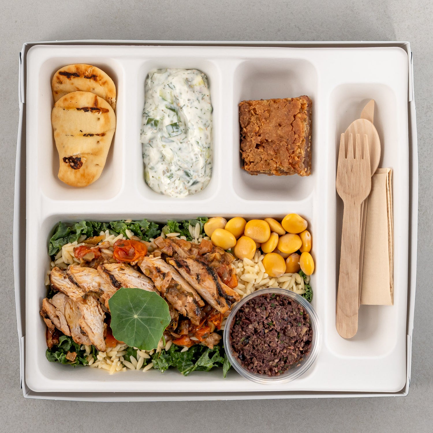 Coffret salade-repas Poulet méditerranéen aux olives