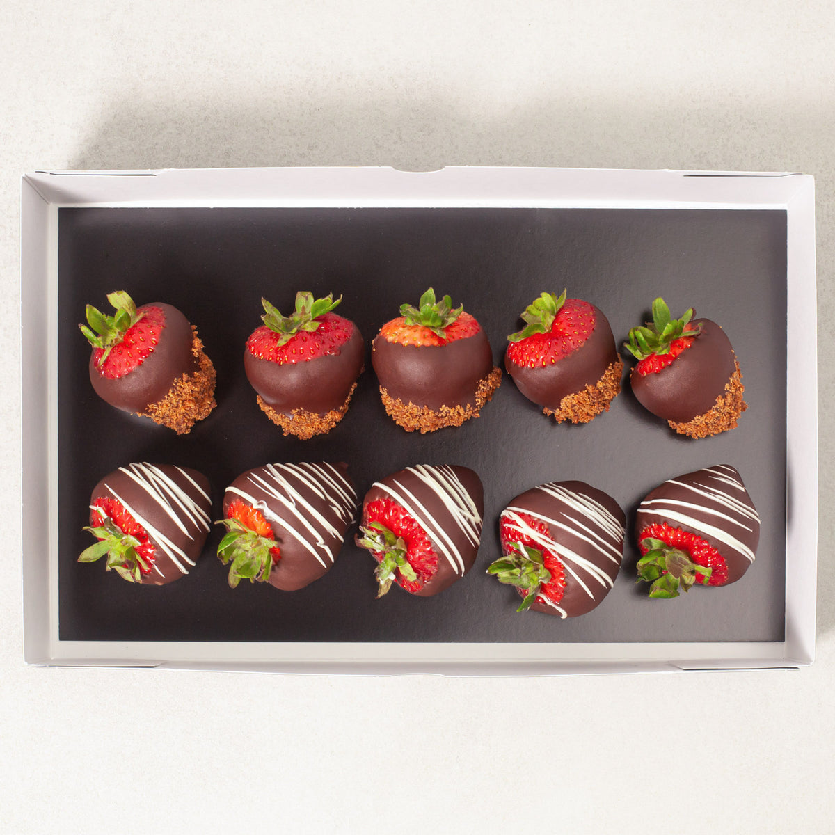 Plateau de 10 fraises dans le chocolat
