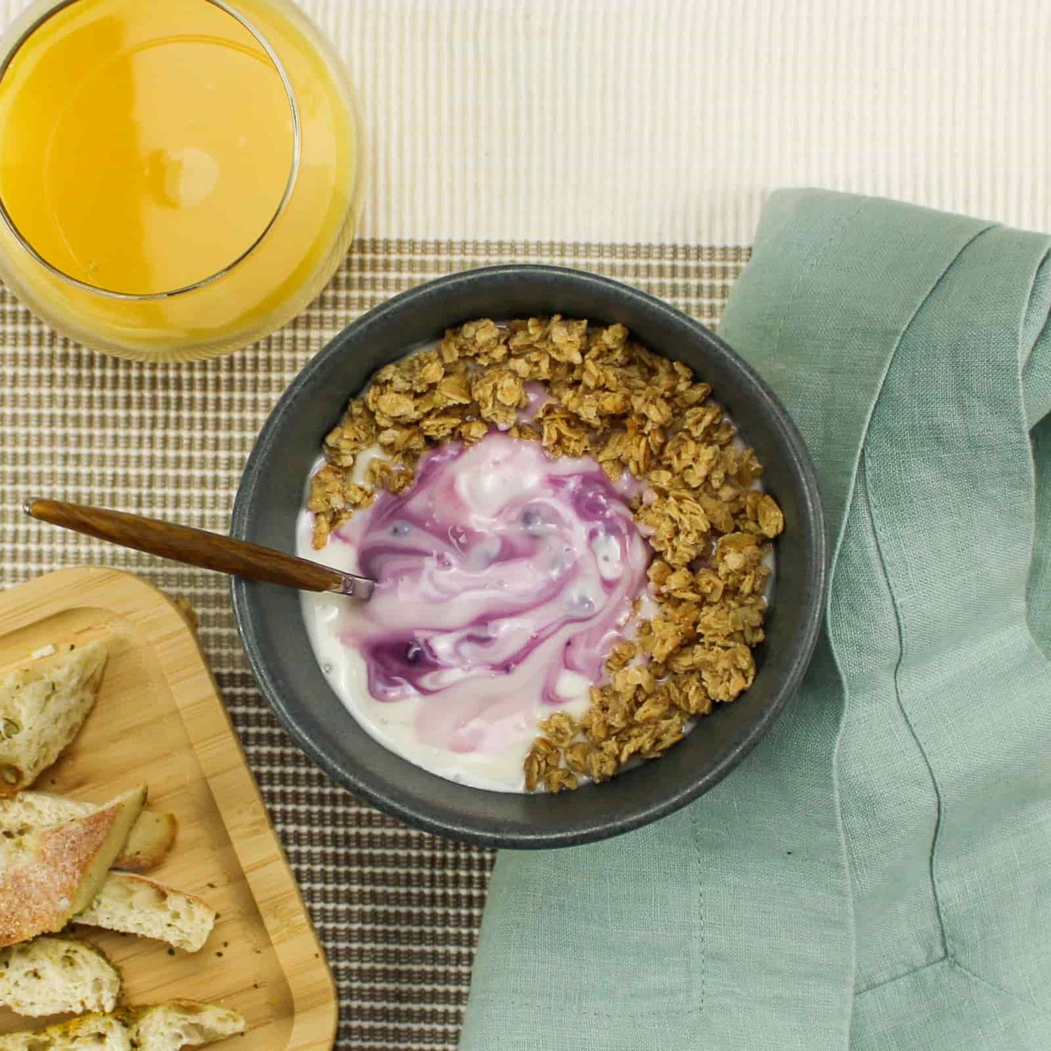 Pot de Yogourt, fruits et granola-Traiteur Avec Plaisirs