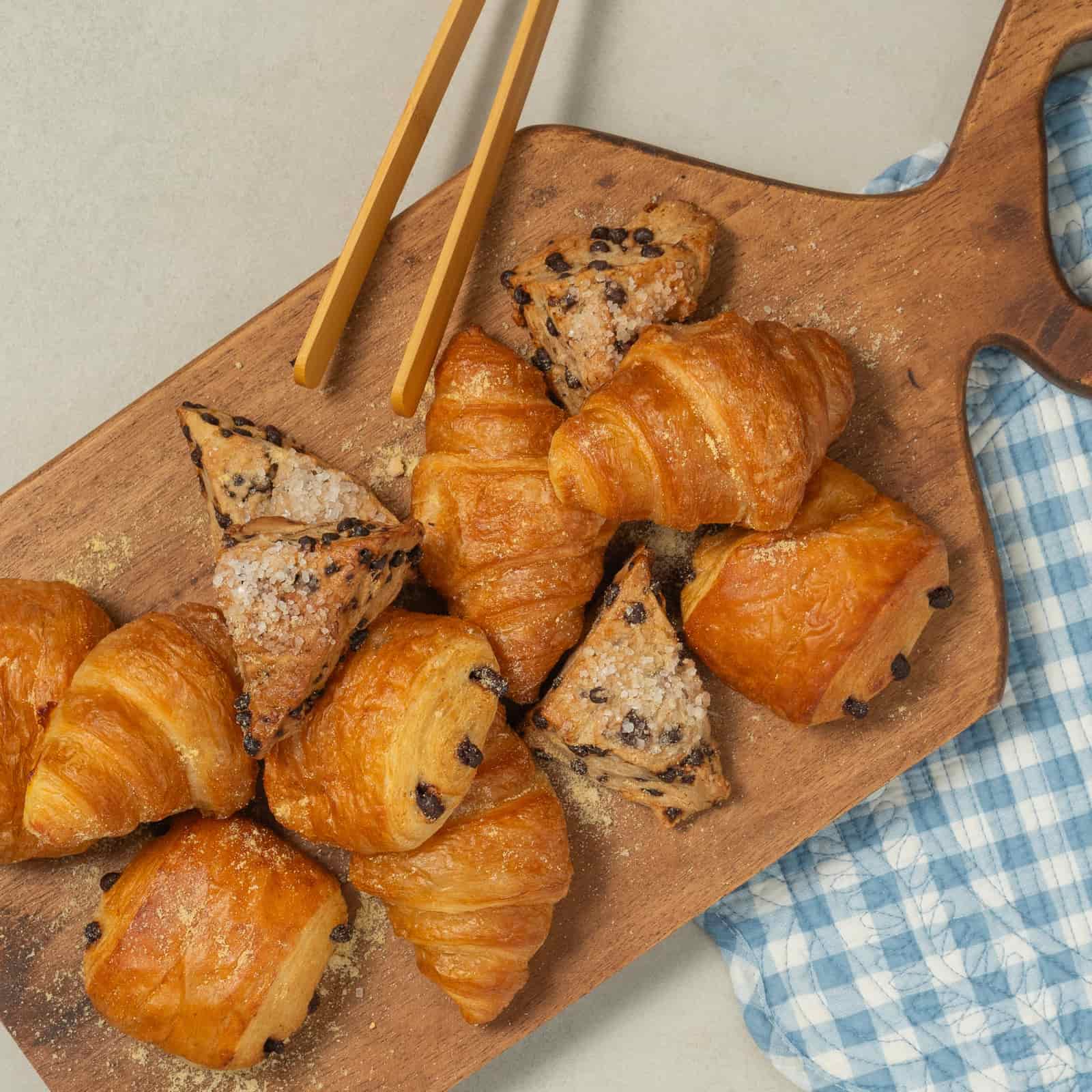 Assortiment de viennoiseries-AvecPlaisirs Chefs Traiteurs