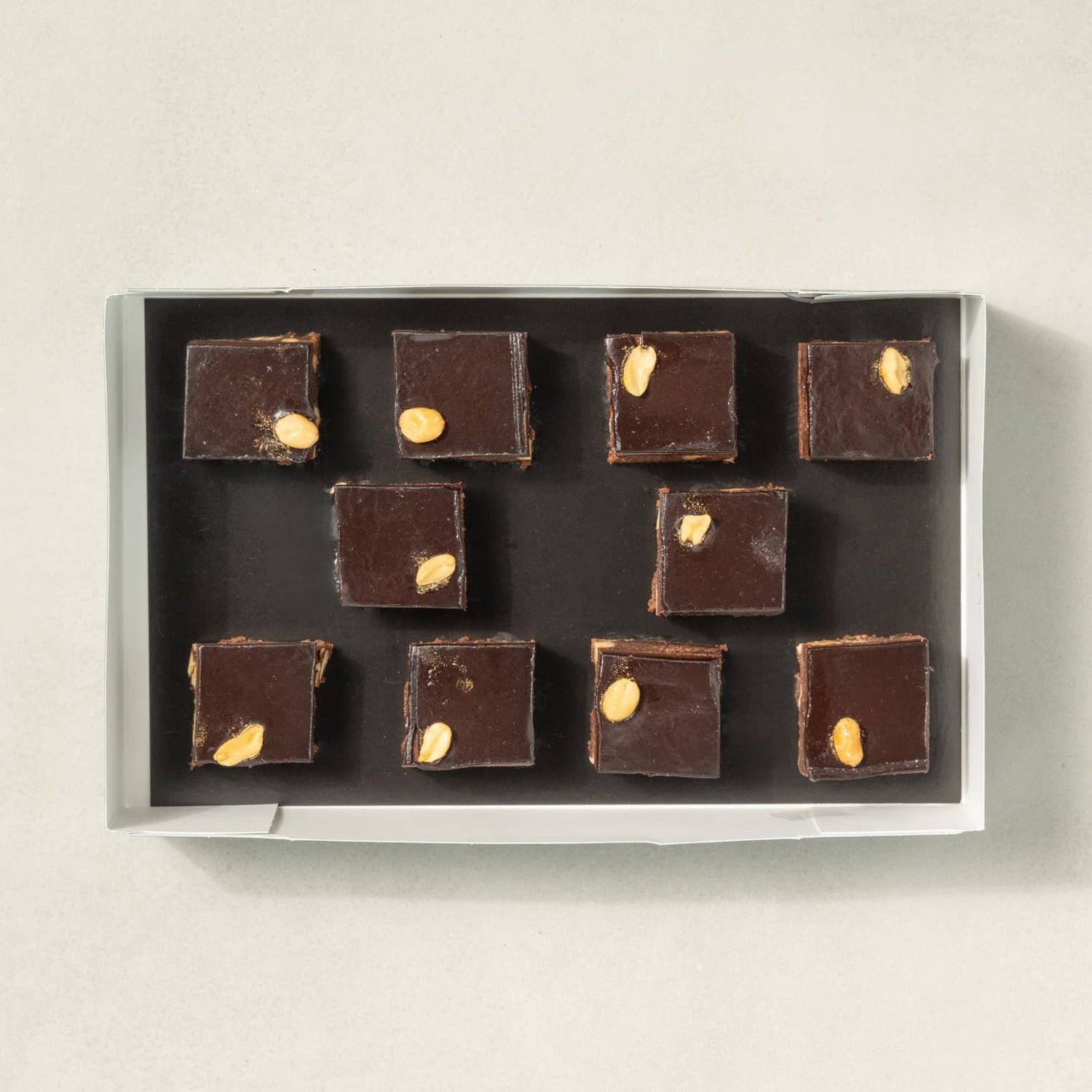 Coffret bouchées desserts - Mini brownies-Traiteur Avec Plaisirs