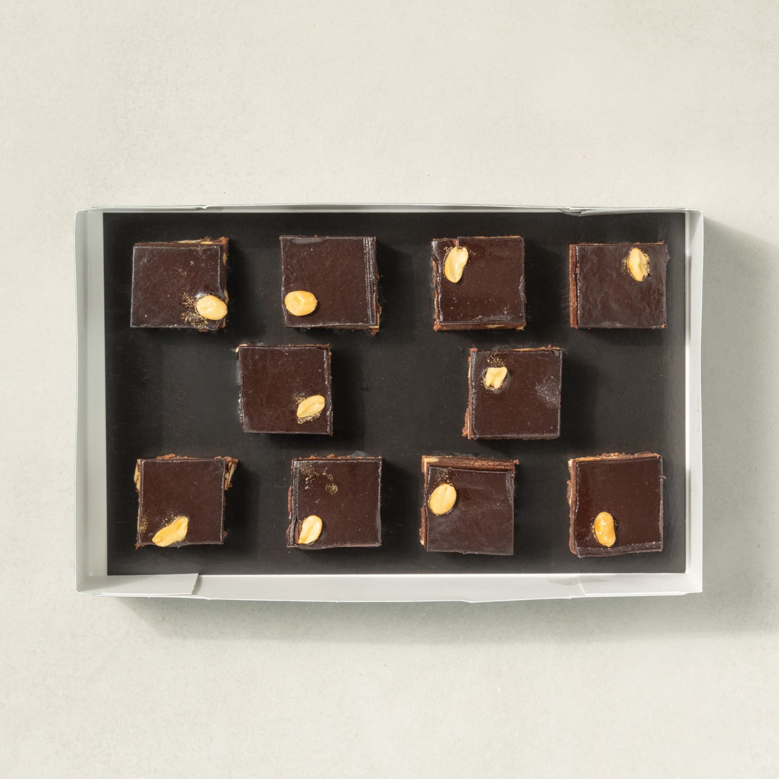 Coffret bouchées desserts - Mini brownies-Traiteur Avec Plaisirs