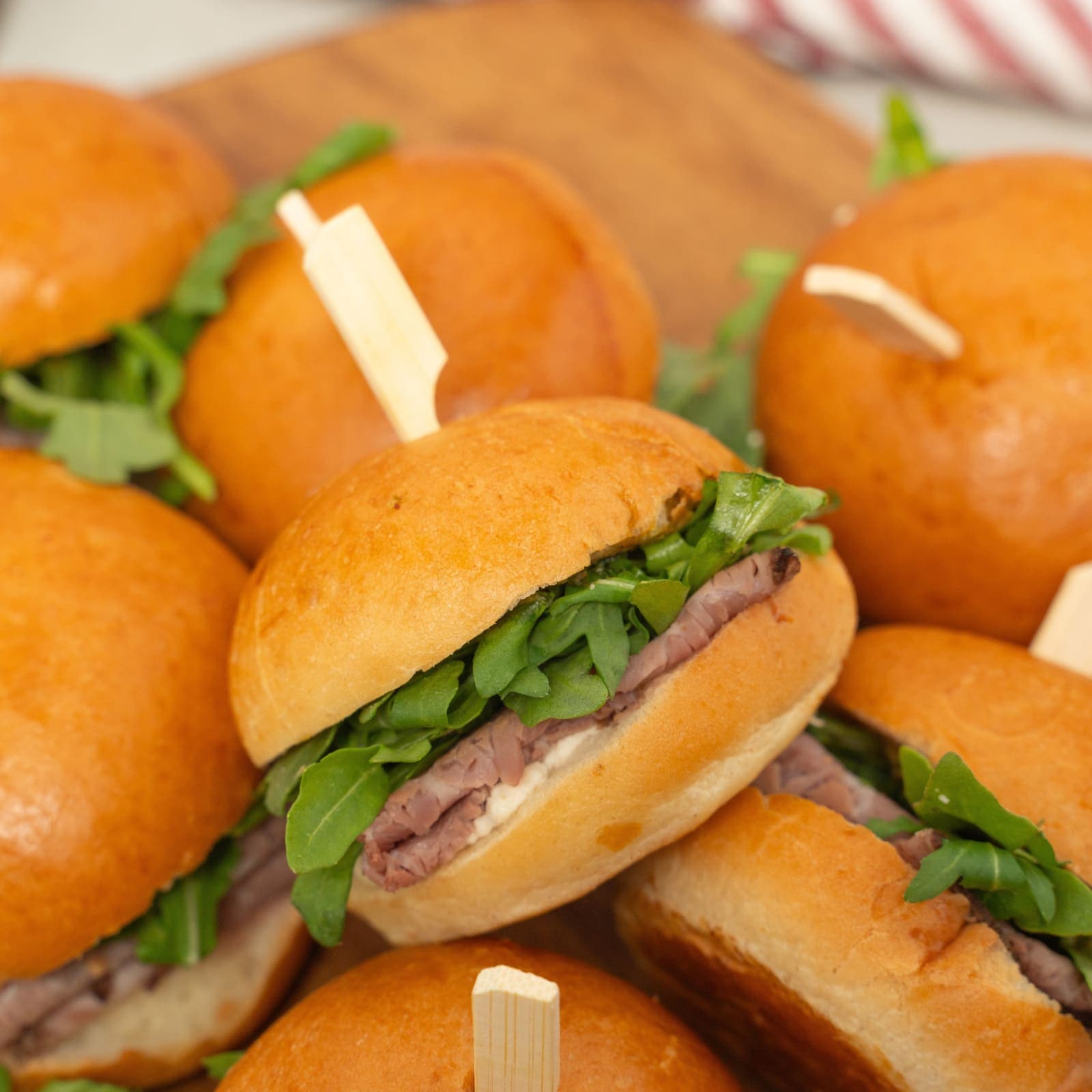 Coffret bouchées - Mini burger bœuf, ricotta et chimichurri-AvecPlaisirs Chefs Traiteurs