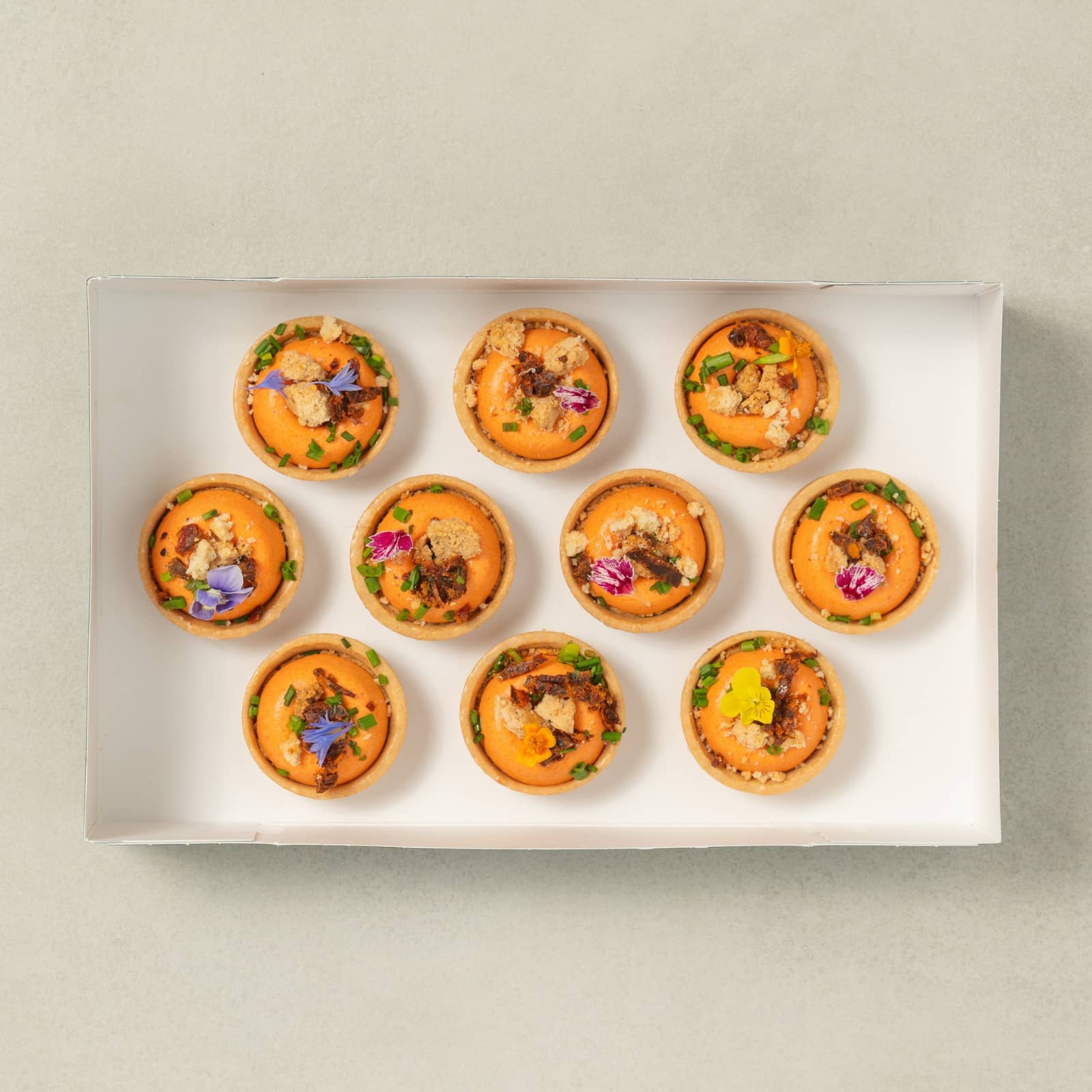 Coffret bouchées - Tartelette chorizo, poivrons, feta-AvecPlaisirs Chefs Traiteurs