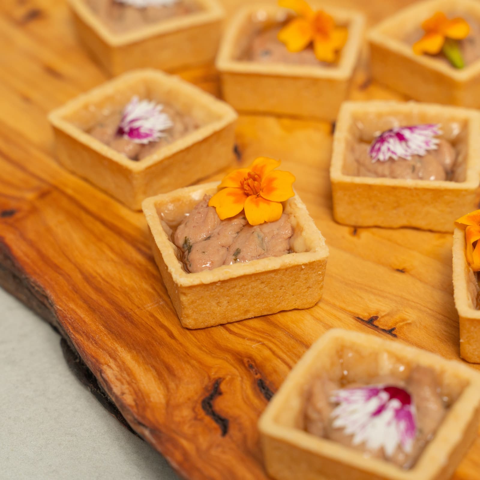 Coffret bouchées - Tartelette foie de volaille-AvecPlaisirs Chefs Traiteurs