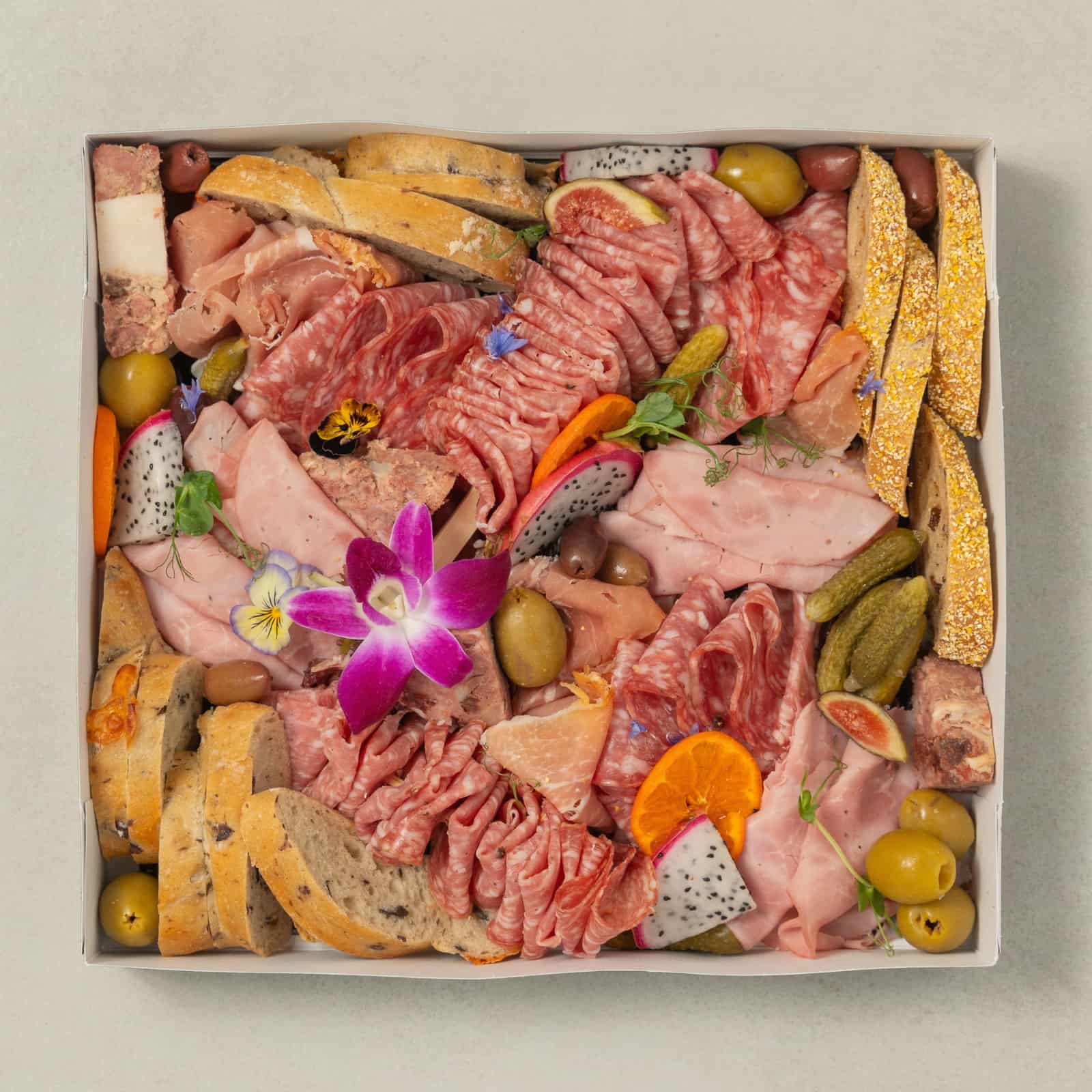 Grand plateau de Charcuteries-Traiteur Avec Plaisirs