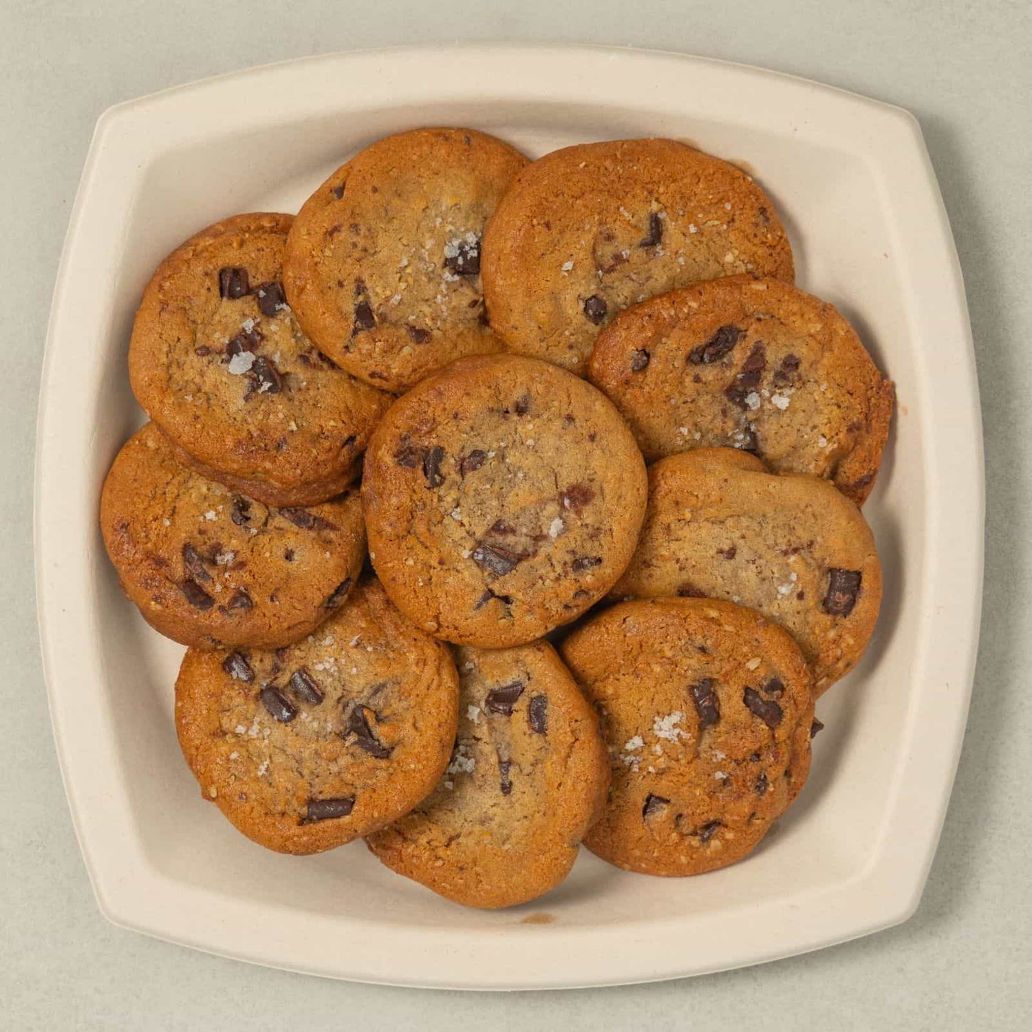 Plateau de biscuits gourmands au chocolat noir et fleurs de sel-AvecPlaisirs Chefs Traiteurs