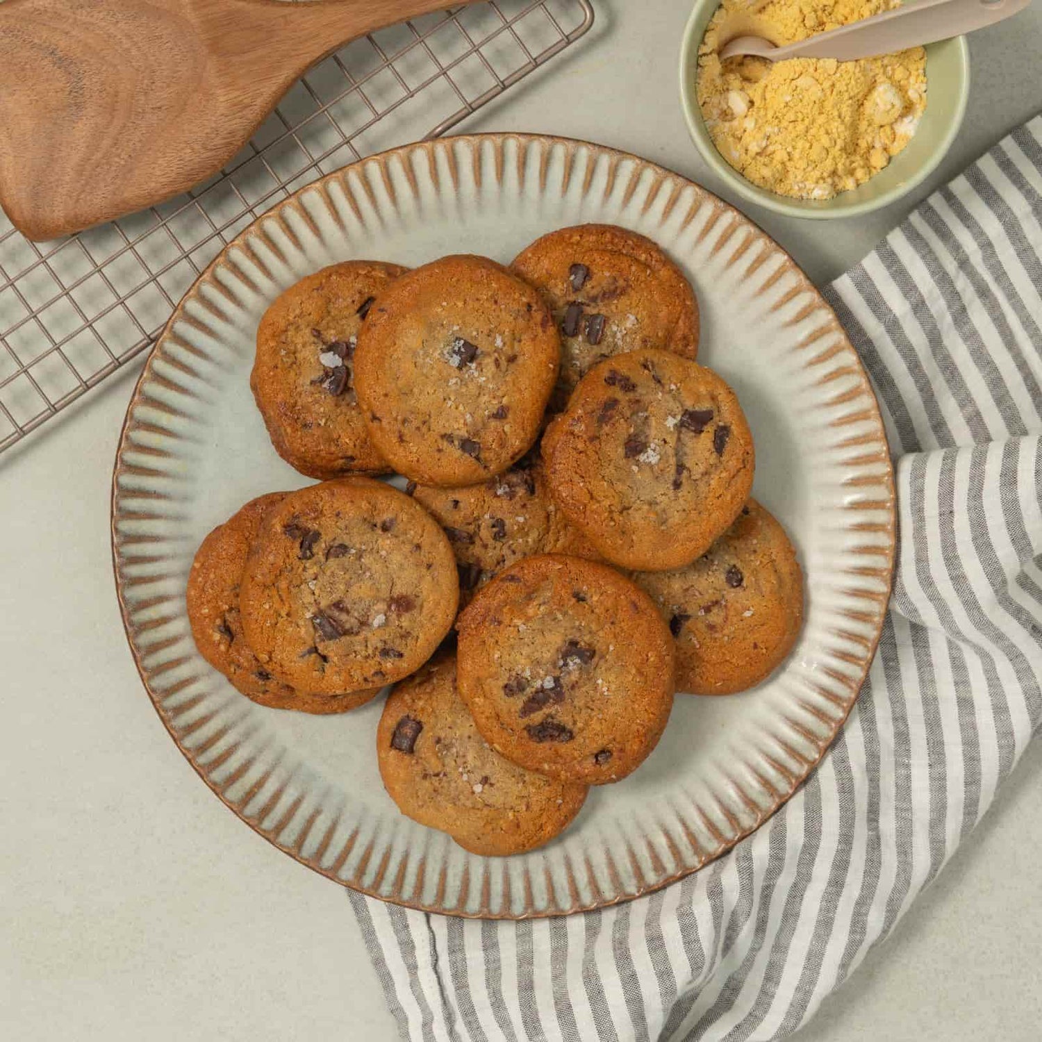 Plateau de biscuits gourmands au chocolat noir et fleurs de sel-AvecPlaisirs Chefs Traiteurs