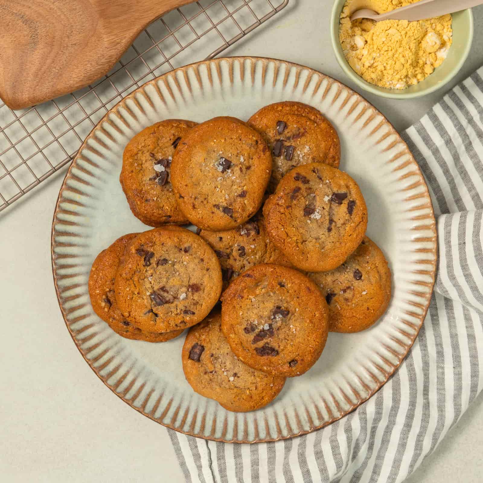 Plateau de biscuits gourmands au chocolat noir et fleur de sel-AvecPlaisirs Chefs Traiteurs