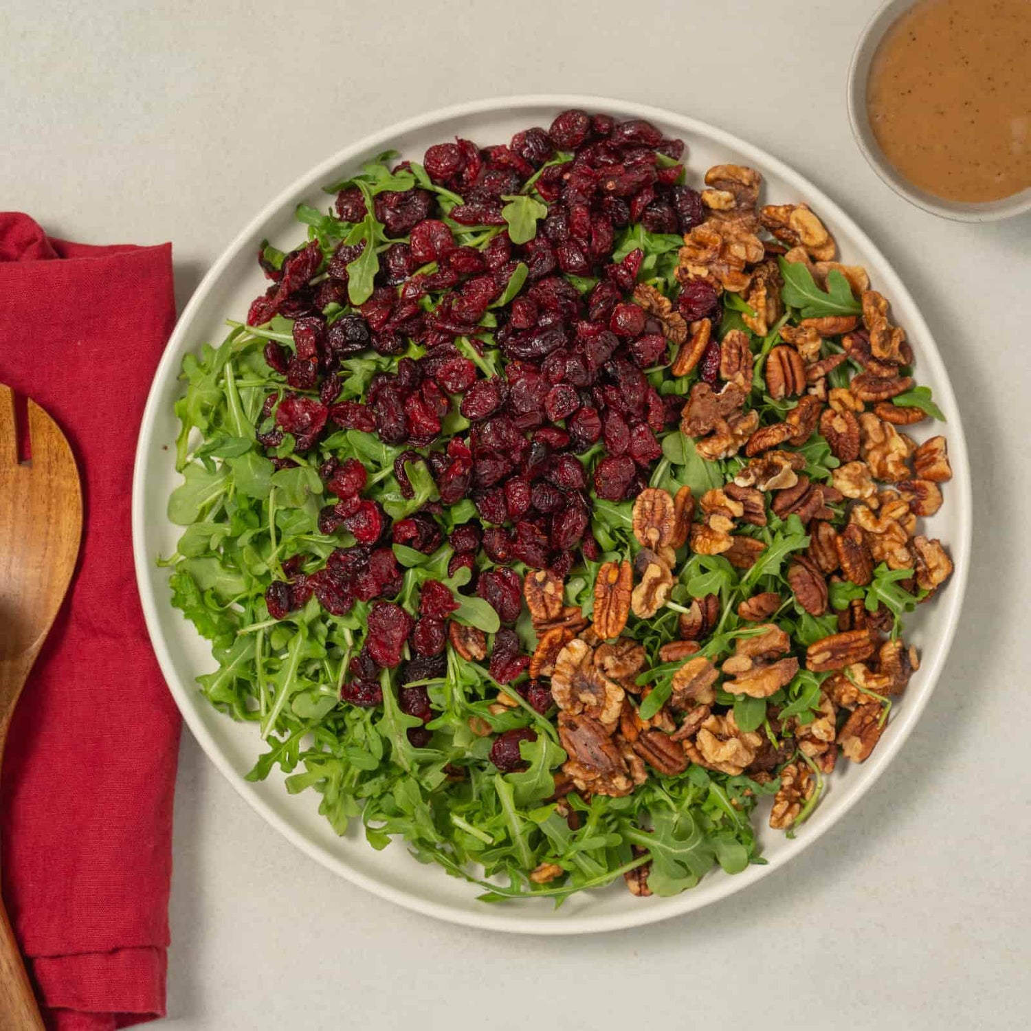 Salade de roquette, canneberge et noix-Traiteur Avec Plaisirs