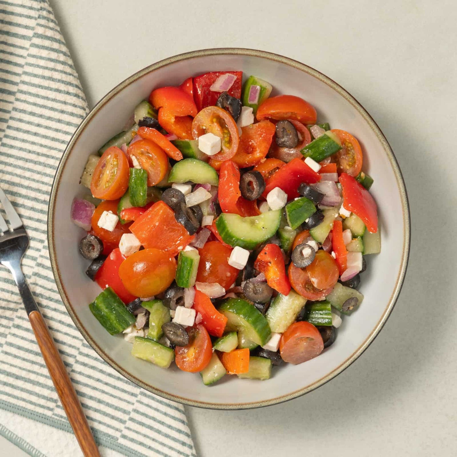 Salade Grecque, feta, tomates-AvecPlaisirs Chefs Traiteurs