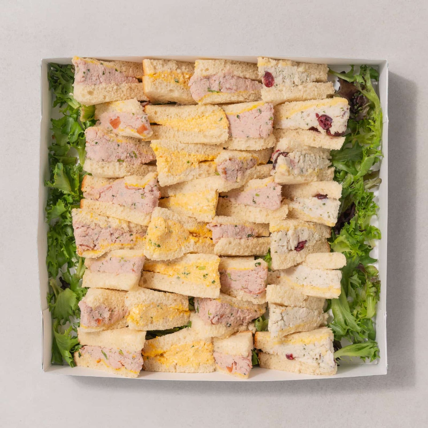 Trio de sandwichs œuf, poulet et jambon-AvecPlaisirs Chefs Traiteurs