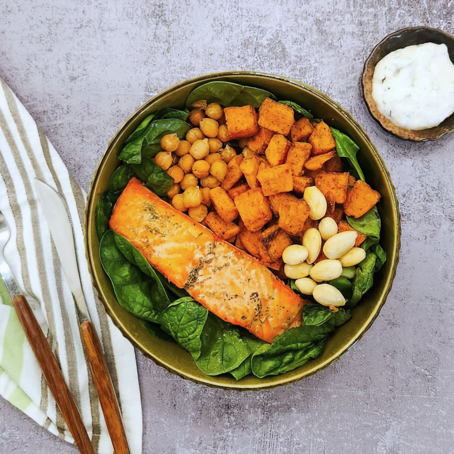 Bol-repas saumon, patate douce et épinards d'Isabelle