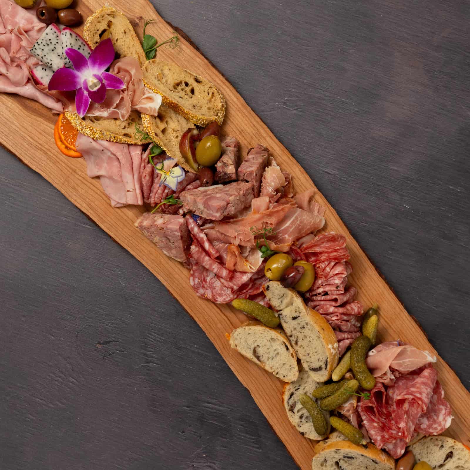 Grand plateau de Charcuteries-Traiteur Avec Plaisirs