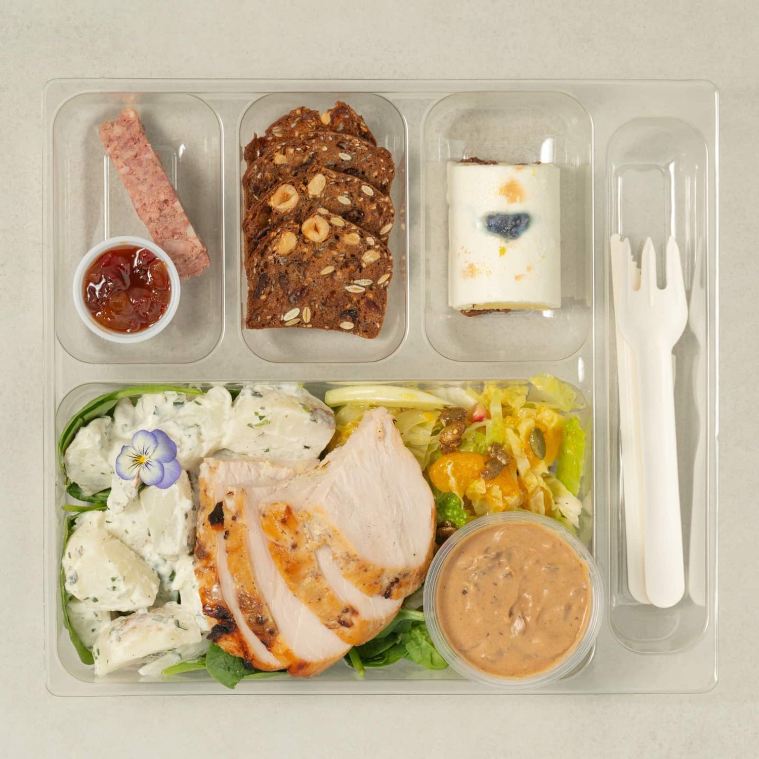 Coffret salade-repas Dinde rôtie aux épices des Fêtes-AvecPlaisirs Chefs Traiteurs