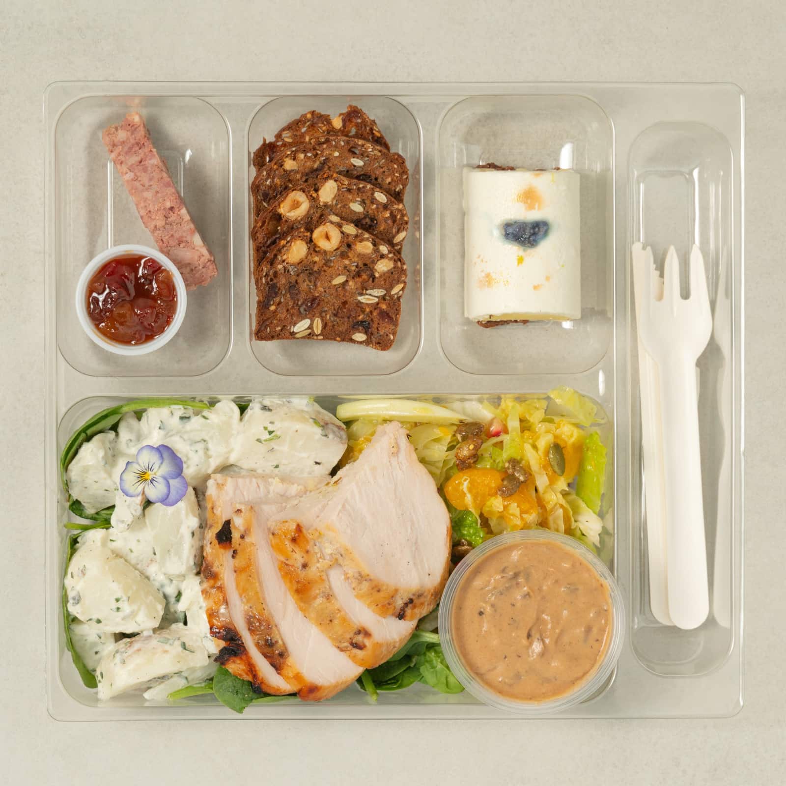 Coffret salade-repas Dinde rôtie aux épices des Fêtes-AvecPlaisirs Chefs Traiteurs