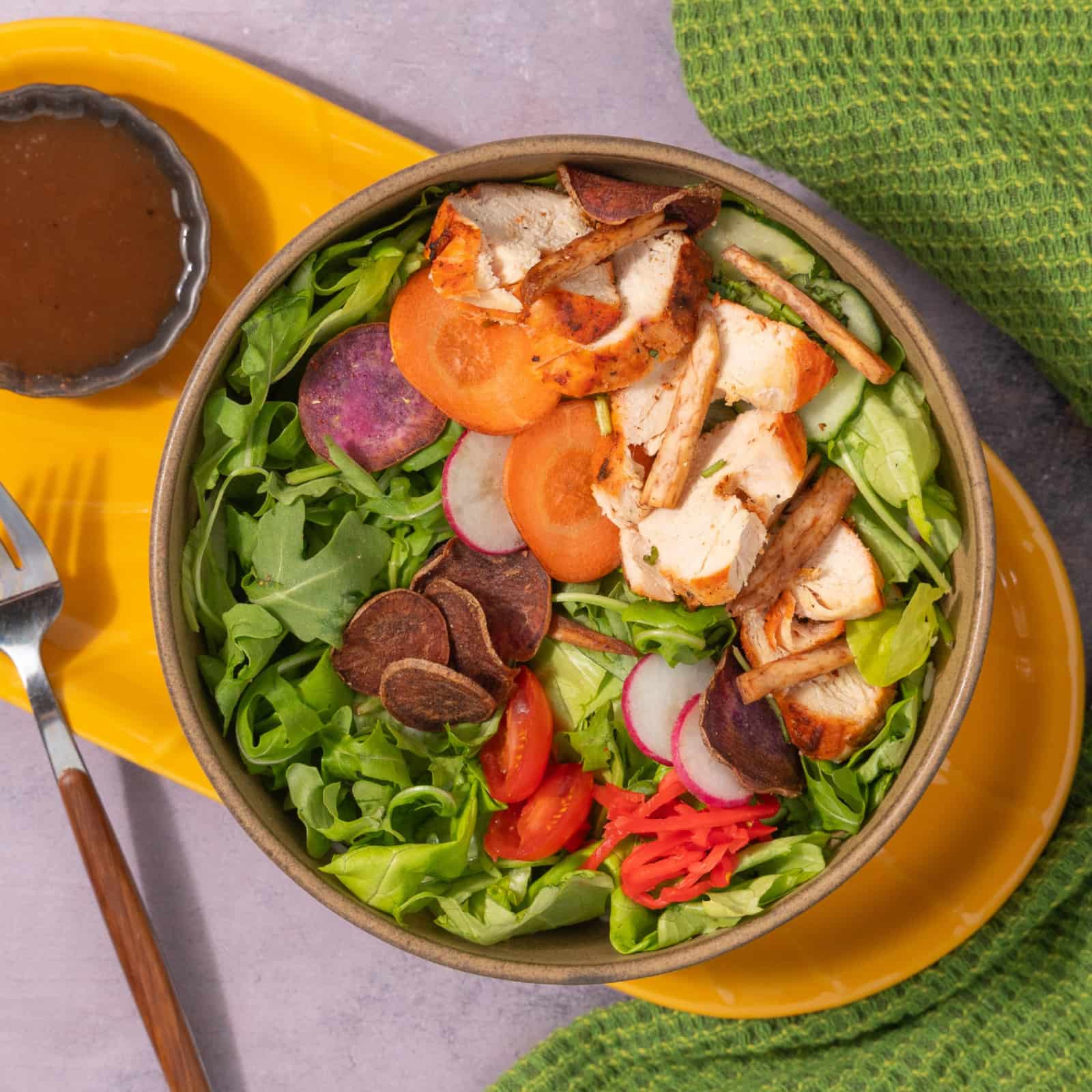 Bol-repas Salade de poulet Tikka-AvecPlaisirs Chefs Traiteurs