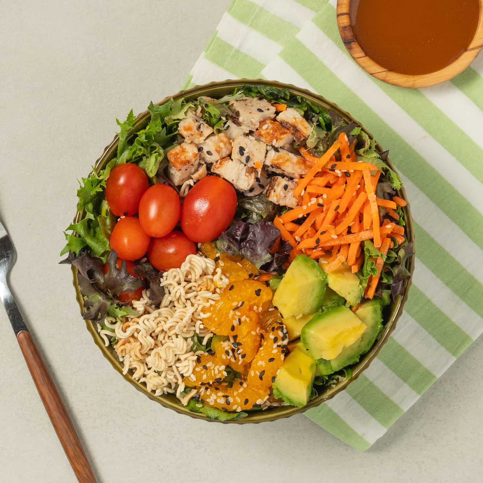 Salade Sésame (asiatique) au poulet-AvecPlaisirs Chefs Traiteurs