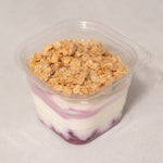 Pot de Yogourt, fruits et granola-AvecPlaisirs Chefs Traiteurs