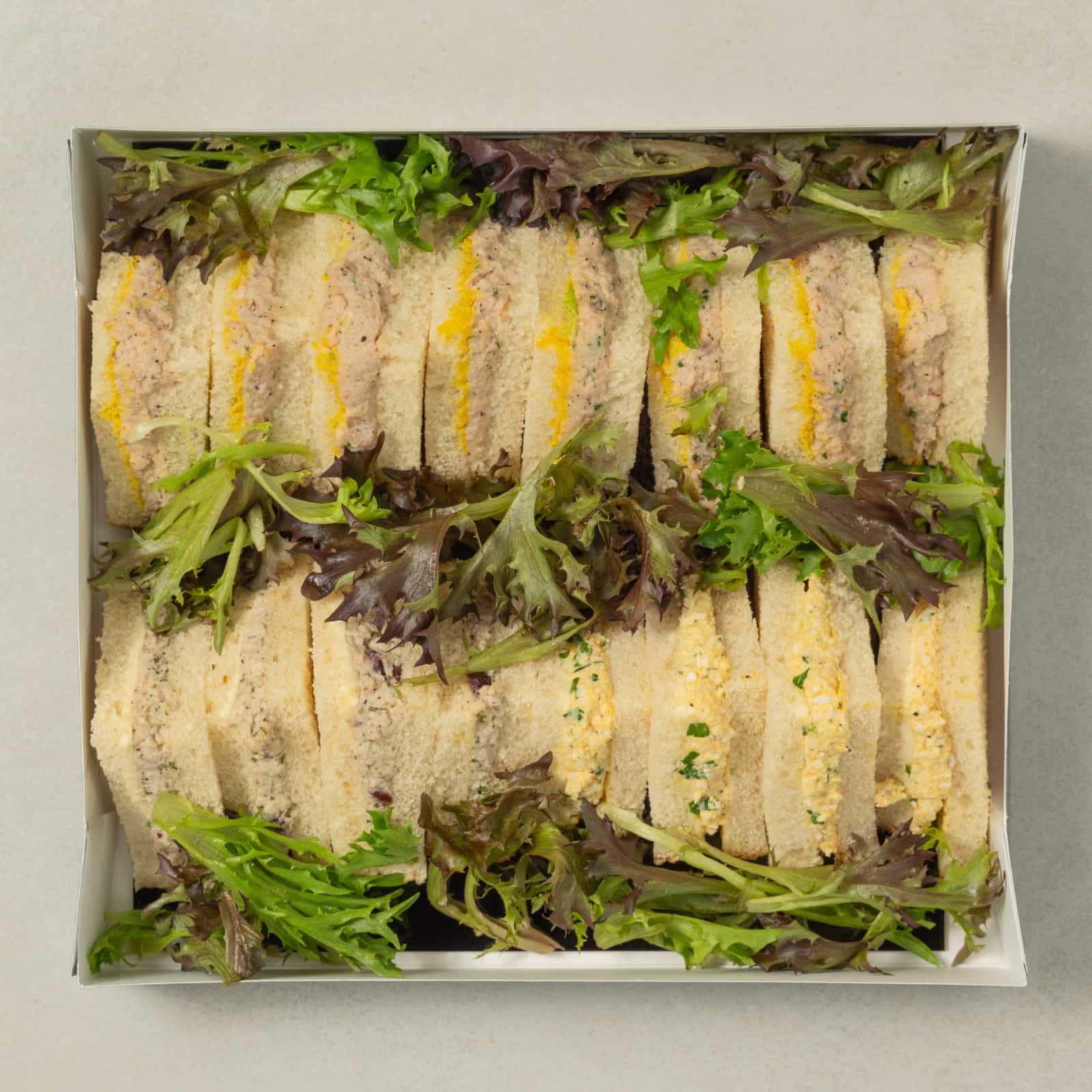 Trio de sandwichs œuf, poulet et jambon-AvecPlaisirs Chefs Traiteurs