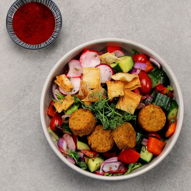 bol-repas-salade-fattouche-en-assiette.jpg