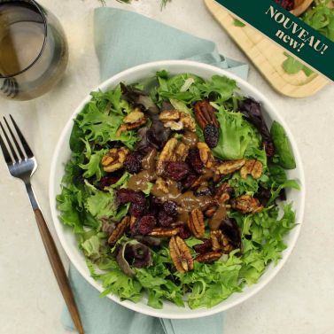 Arugula, cranberry and caramelized walnut mix salad