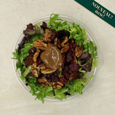 Arugula, cranberry and caramelized walnut mix salad